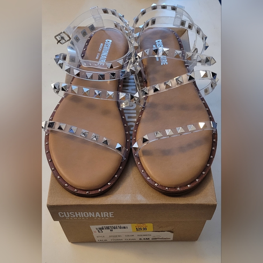 Women's Sandals , Cushionaire Brand, Size 8.5, NIB